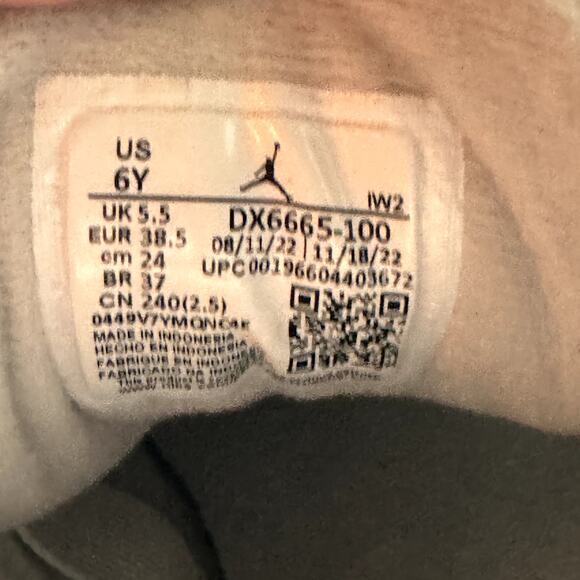 Size 6 - Nike Air Jordan 3 Retro GS Hide N' Sneak 2023 Shoes - Picture 8 of 9